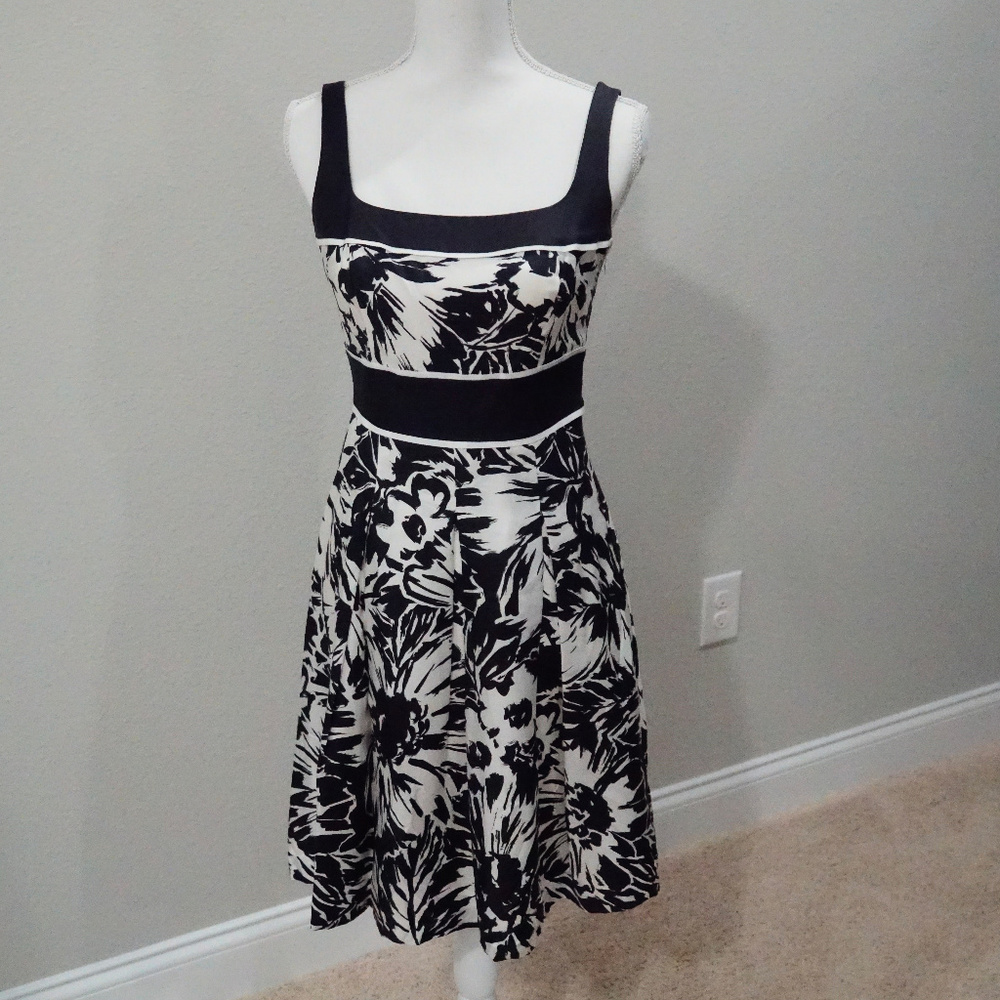 White House Black Market Flower Dress - Size 2